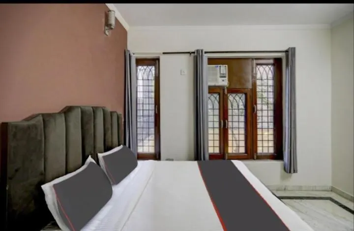 Hotel Uk House Gurgaon 0*,  India